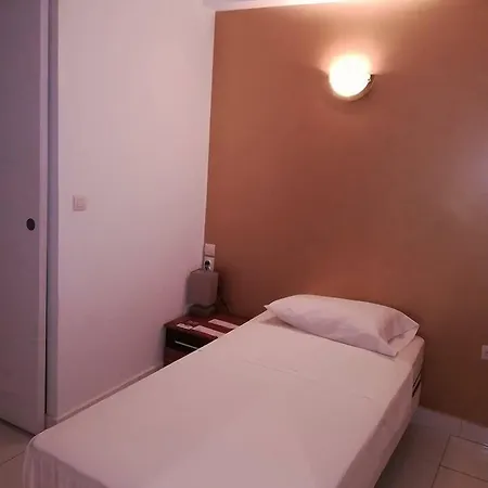California 3* בזייה